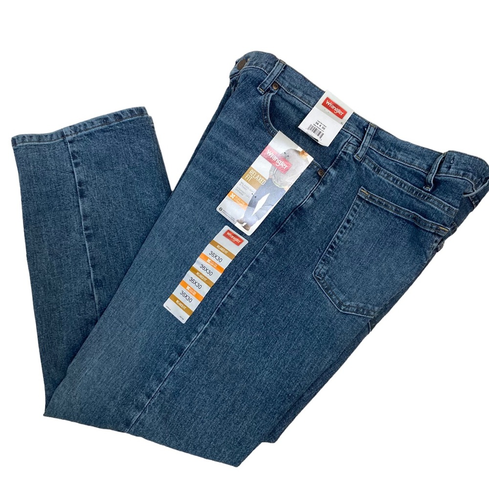 NWT - Mens Flex Wrangler Jeans - Relaxed Fit - 36 x 30